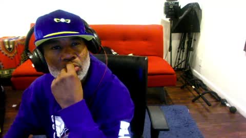 Snapshot of adick_ting chatting on 03/29/26, 11:32 adick_ting online show from 03/29/26, 11:32