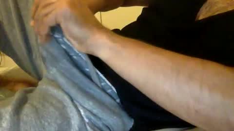 Snapshot of adipoli710 chatting on 11/01/25, 06:37 horny kinky daddy online show from 11/01/25, 06:37