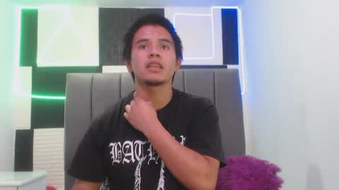 Snapshot of adonis_latin_19 chatting on 04/08/26, 03:17 adonis_latin_19 online show from 04/08/26, 03:17