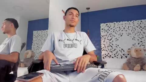 adonis_wb online show from 09/08/25, 09:58