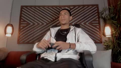 adonis_wb online show from 09/16/25, 08:21