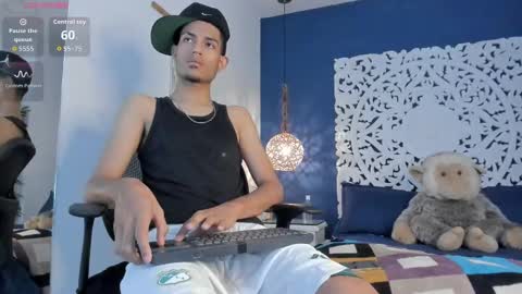 adonis_wb online show from 09/19/25, 09:43