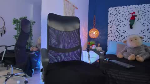 adonis_wb online show from 11/19/25, 09:26