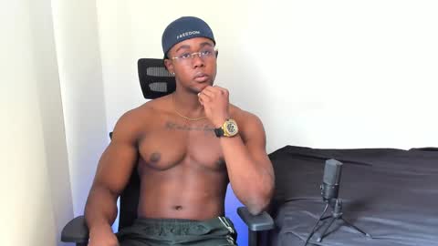 Snapshot of adonisknigh chatting on 02/05/25, 03:31 Adonis Knight online show from 02/05/25, 03:31