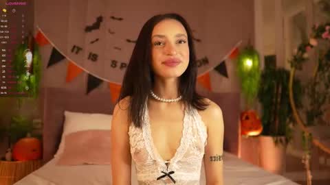 adoracortes online show from 10/27/25, 05:00