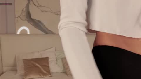 adoracortes online show from 11/17/25, 05:02