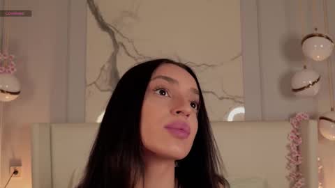 adoracortes online show from 11/19/25, 05:07