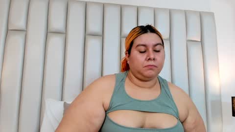 ANDREA PEREZ online show from 02/06/25, 11:54