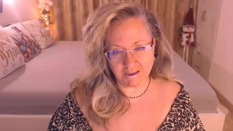 Snapshot of adrena_ chatting on 12/21/25, 11:06 Cryna online show from 12/21/25, 11:06
