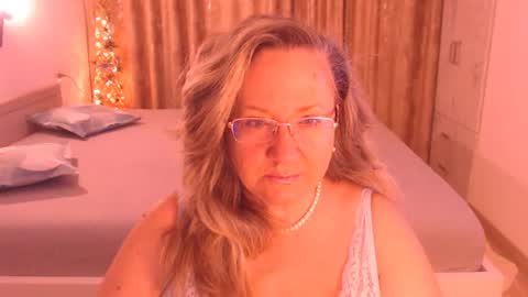 Snapshot of adrena_ chatting on 02/18/26, 06:53 Cryna online show from 02/18/26, 06:53