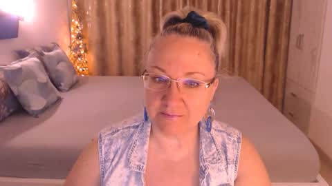 Snapshot of adrena_ chatting on 03/19/26, 05:00 Cryna online show from 03/19/26, 05:00