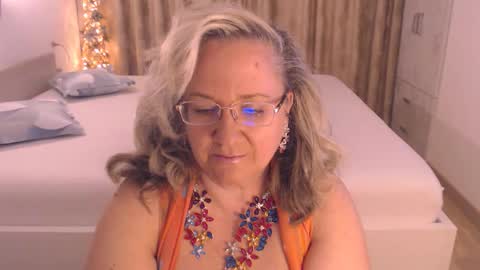 Snapshot of adrena_ chatting on 04/28/26, 04:45 Cryna online show from 04/28/26, 04:45