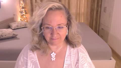 Snapshot of adrena_ chatting on 04/29/26, 11:14 Cryna online show from 04/29/26, 11:14