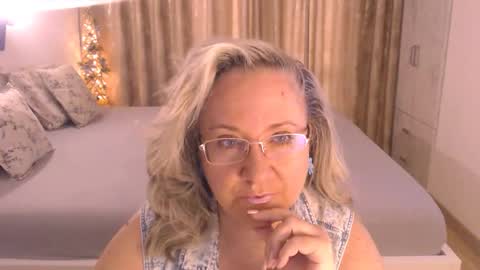 Snapshot of adrena_ chatting on 04/30/26, 10:32 Cryna online show from 04/30/26, 10:32
