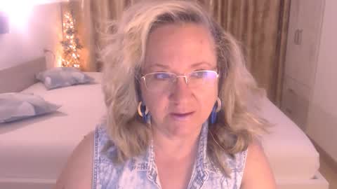 Snapshot of adrena_ chatting on 05/27/26, 02:08 Cryna online show from 05/27/26, 02:08