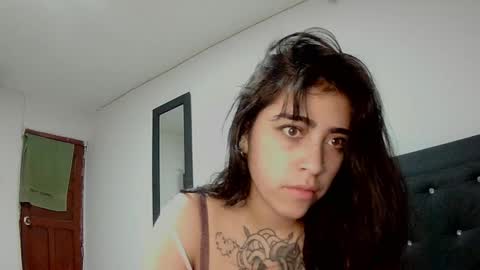 Snapshot of adri_gomez1 chatting on 10/05/25, 07:50 online show from 10/05/25, 07:50