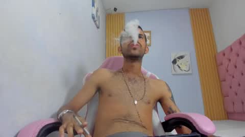 adri_sexboy229 online show from 10/21/25, 07:20