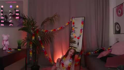 Snapshot of adria_arjona chatting on 03/04/26, 07:47 Eva online show from 03/04/26, 07:47