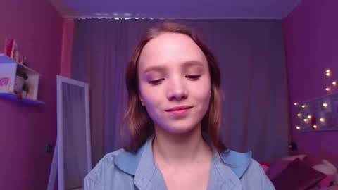 Snapshot of adria_arjona chatting on 03/09/26, 07:34 Eva online show from 03/09/26, 07:34