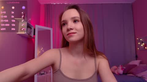 Snapshot of adria_arjona chatting on 03/18/26, 07:33 Eva online show from 03/18/26, 07:33