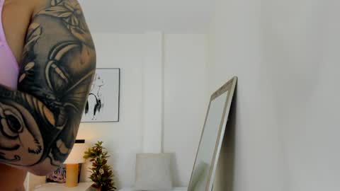 Adriana online show from 10/05/25, 01:20