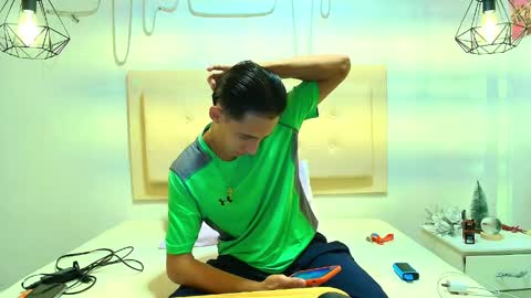 adrian_aa_21 online show from 03/18/26, 05:54