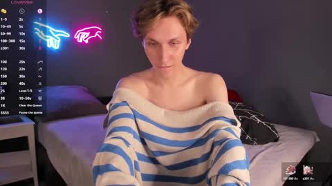 Snapshot of adrian_di chatting on 03/01/25, 10:53 Adrian online show from 03/01/25, 10:53