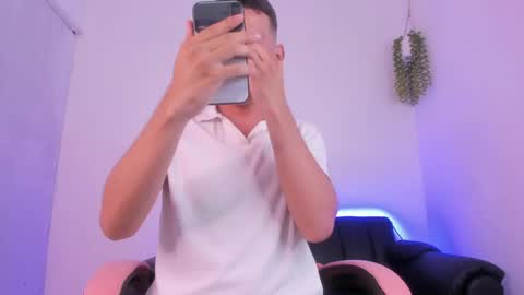 adrian_lux_ online show from 04/02/26, 08:28