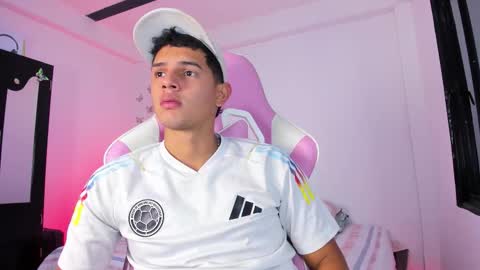 Snapshot of adrian_prime_ chatting on 02/17/26, 06:36 ADRIAN online show from 02/17/26, 06:36