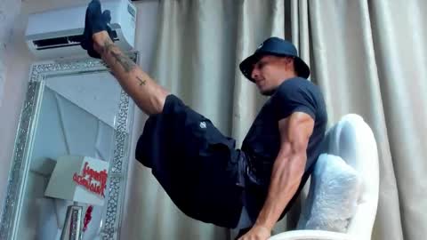   online show from 12/05/25, 06:15