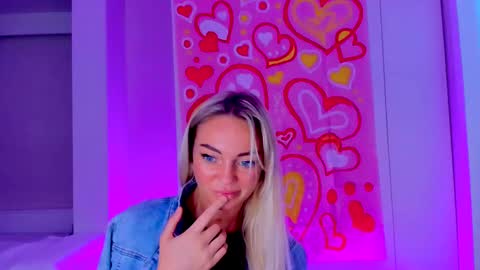 Snapshot of adriana_coy_ chatting on 02/13/25, 09:06 Adriana online show from 02/13/25, 09:06
