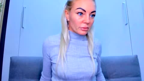 Snapshot of adriana_coy_ chatting on 10/05/25, 10:57 Adriana online show from 10/05/25, 10:57