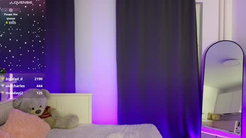 adrianawow1 online show from 02/26/25, 12:27