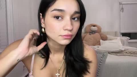 Snapshot of adriannarodriguez chatting on 01/28/25, 05:22 Adrianna  online show from 01/28/25, 05:22