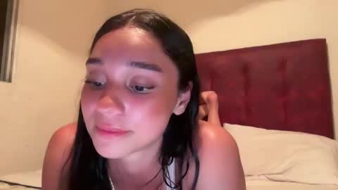 Snapshot of adriannarodriguez chatting on 03/06/25, 12:32 Adrianna  online show from 03/06/25, 12:32