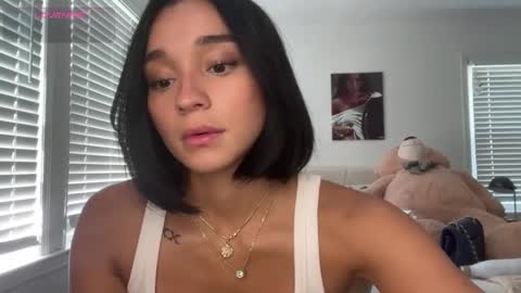 Snapshot of adriannarodriguez chatting on 09/09/25, 07:24 Adrianna  online show from 09/09/25, 07:24