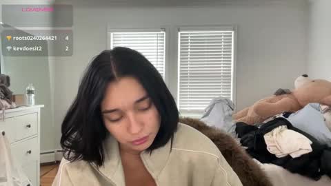 Snapshot of adriannarodriguez chatting on 10/13/25, 04:51 Adrianna  online show from 10/13/25, 04:51