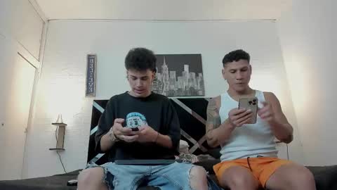 Snapshot of adriano_bigcock chatting on 11/18/25, 04:50 Adrian online show from 11/18/25, 04:50