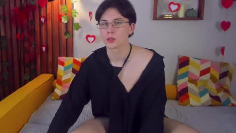 Snapshot of adrianoaubert chatting on 02/18/25, 06:15 adrianoaubert online show from 02/18/25, 06:15