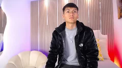 adrianstark_ online show from 06/10/26, 12:37
