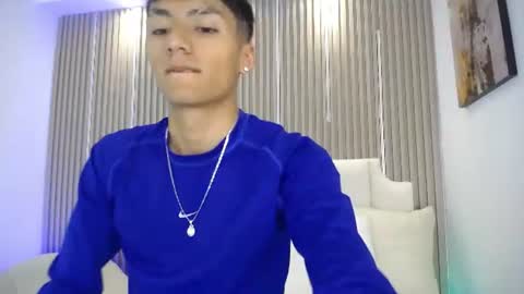 adrianstark_ online show from 06/11/26, 12:36
