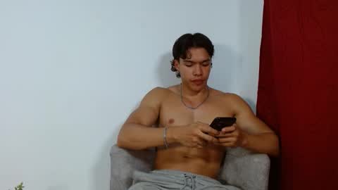 Snapshot of adriel_escalante chatting on 09/25/25, 03:54 adriel_escalante online show from 09/25/25, 03:54