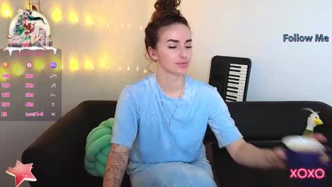 Snapshot of adrihanna chatting on 01/10/25, 08:29 Adriana online show from 01/10/25, 08:29