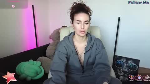 Snapshot of adrihanna chatting on 02/11/25, 06:19 Adriana online show from 02/11/25, 06:19