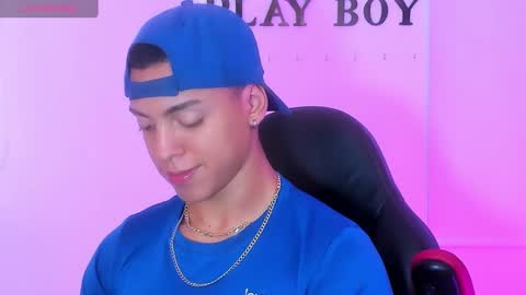 Snapshot of adriianlopez chatting on 12/03/24, 07:11 Adrian Lopez online show from 12/03/24, 07:11