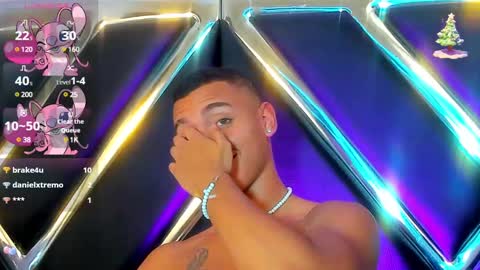 Snapshot of adriianlopez chatting on 12/11/24, 10:49 Adrian Lopez online show from 12/11/24, 10:49