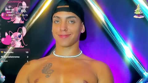 Snapshot of adriianlopez chatting on 12/12/24, 02:37 Adrian Lopez online show from 12/12/24, 02:37