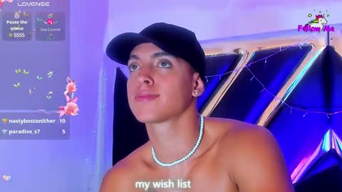 Snapshot of adriianlopez chatting on 12/21/24, 11:13 Adrian Lopez online show from 12/21/24, 11:13