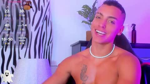 Snapshot of adriianlopez chatting on 12/30/24, 11:06 Adrian Lopez online show from 12/30/24, 11:06