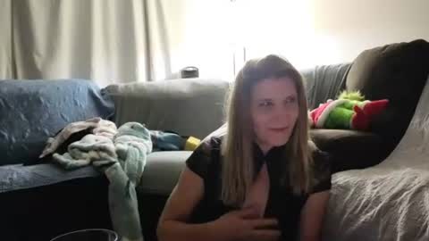 Snapshot of adultingtime chatting on 08/09/26, 02:24 Rose online show from 08/09/26, 02:24